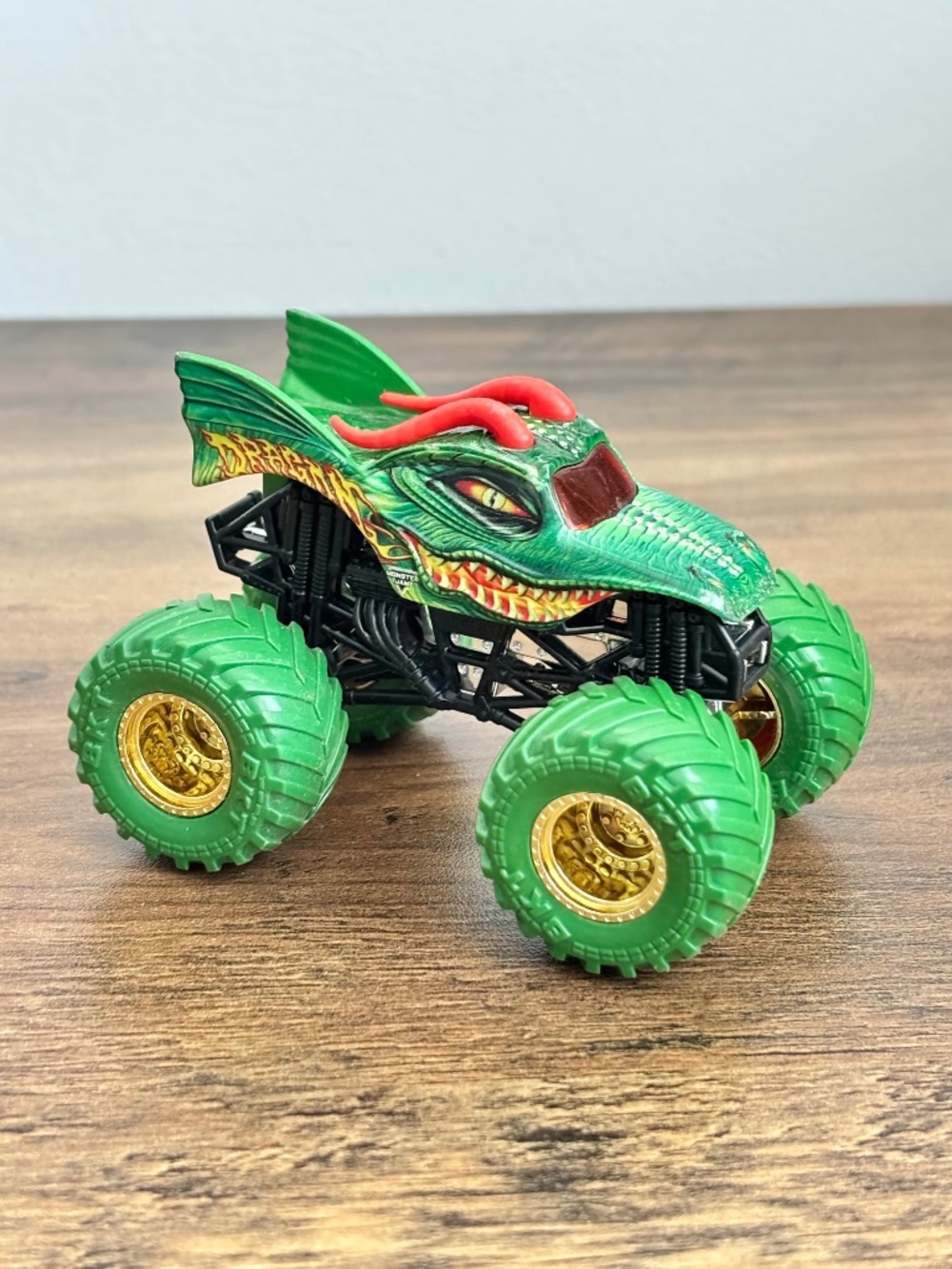 Monster Jam 1:64 Dragon Gold Rims Green Tires Monster Truck Die Cast Toy